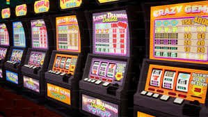Meja Three Card Poker langsung di m777 casino dengan dealer profesional